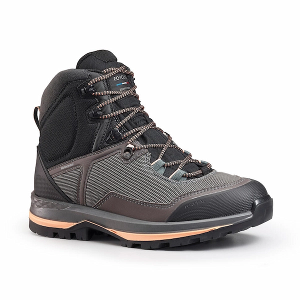 Rent men waterproof mt100 trekking boots in Mumbai Zero Deposit